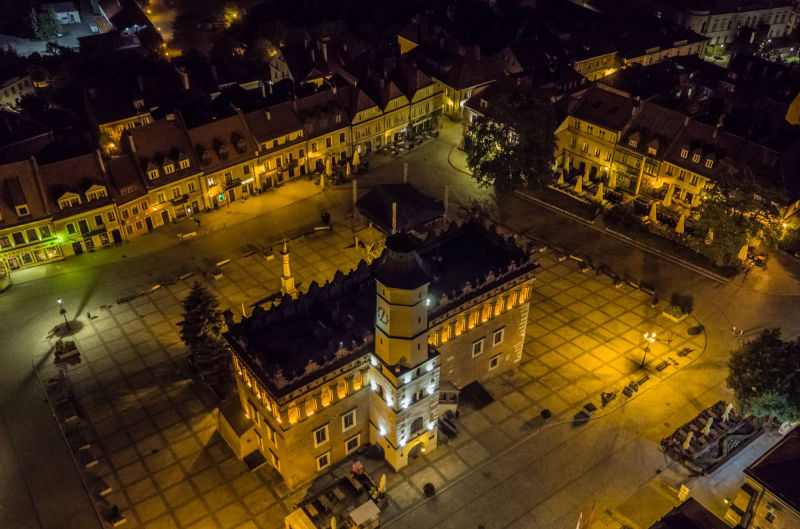 Przewodnik Sandomierz - Ratusz w Sandomierzu widok w nocy